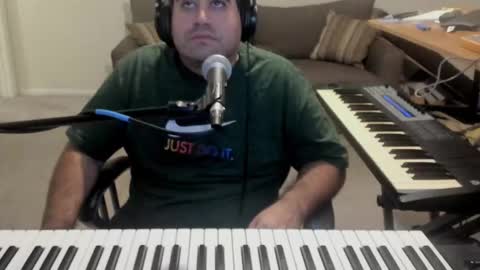 Snapshot of aaroleplayer chatting on 10-12-25, 01:15 Aaron online show from 10-12-25, 01:15