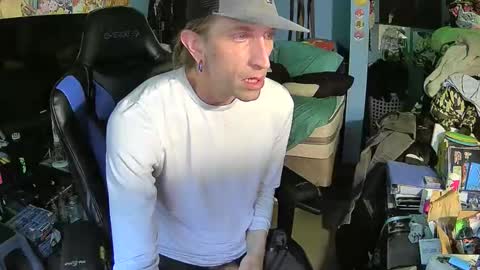 Snapshot of aaron111dub chatting on 03-07-26, 04:15 NorCalLongSlong online show from 03-07-26, 04:15