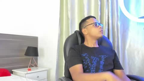 aaron_9827 online show from 01-29-25, 11:51