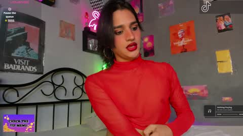 Snapshot of aaron_darkus chatting on 12-15-24, 04:04 Aaron  online show from 12-15-24, 04:04