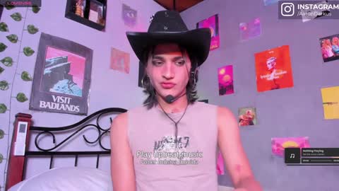 Snapshot of aaron_darkus chatting on 01-08-25, 06:52 Aaron  online show from 01-08-25, 06:52