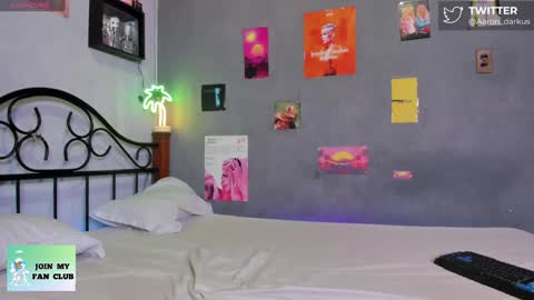 Snapshot of aaron_darkus chatting on 01-28-25, 11:07 Aaron  online show from 01-28-25, 11:07