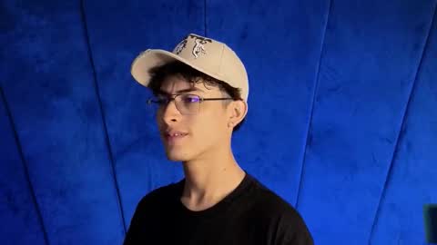 Aaron Ezequiel online show from 09-10-25, 10:43