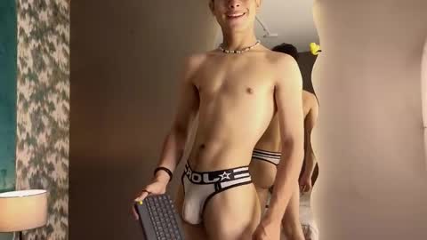 Aaron Ezequiel online show from 10-18-25, 10:10