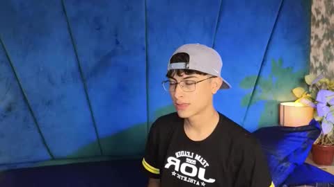 Aaron Ezequiel online show from 11-16-25, 08:25