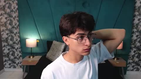Aaron Ezequiel online show from 06-07-26, 12:20
