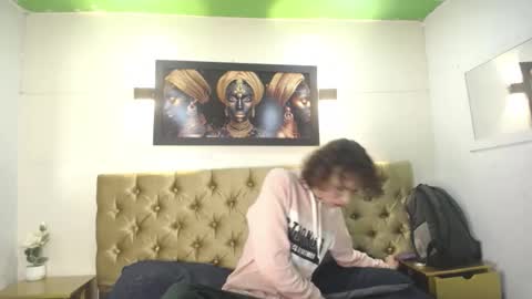 Snapshot of aaron_fordd chatting on 09-23-25, 12:19 Aaron fordd online show from 09-23-25, 12:19