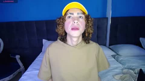 Snapshot of aaron_fordd chatting on 10-16-25, 08:32 Aaron fordd online show from 10-16-25, 08:32