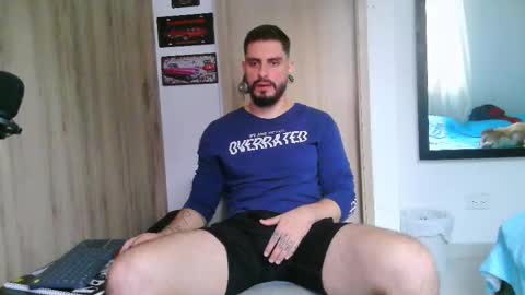 Aaron kwok online show from 02-25-26, 10:08