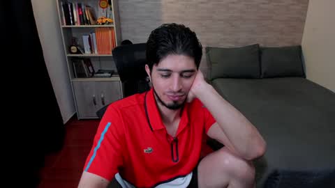 Snapshot of aaron_paul_ chatting on 01-24-25, 08:43 Aaron online show from 01-24-25, 08:43