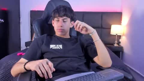 Aron online show from 09-30-25, 06:24