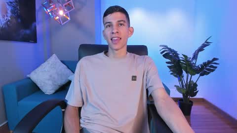 Snapshot of aaron_whitee chatting on 03-07-26, 08:50 Aaron online show from 03-07-26, 08:50