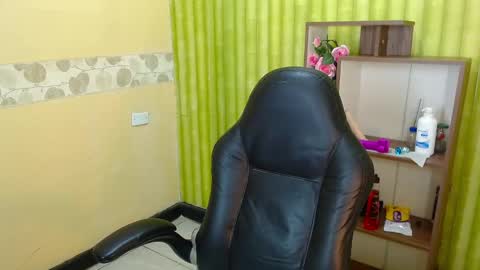 Snapshot of aaronbakers chatting on 01-11-25, 10:40 im NiallDun online show from 01-11-25, 10:40