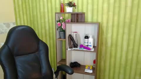 Snapshot of aaronbakers chatting on 02-17-25, 02:09 im NiallDun online show from 02-17-25, 02:09