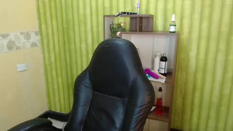 Snapshot of aaronbakers chatting on 02-18-25, 09:32 im NiallDun online show from 02-18-25, 09:32