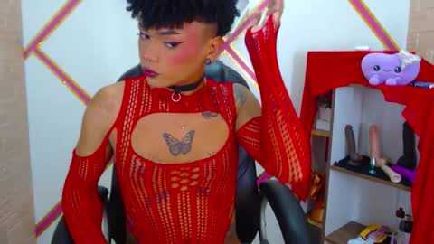 Snapshot of aaronbakers chatting on 12-02-25, 01:55 im NiallDun online show from 12-02-25, 01:55