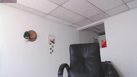 Heyy my name is Aaron online show from 09-23-25, 03:59