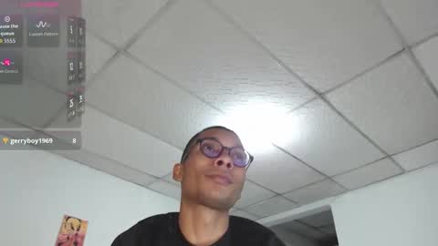 Heyy my name is Aaron online show from 11-26-25, 04:46