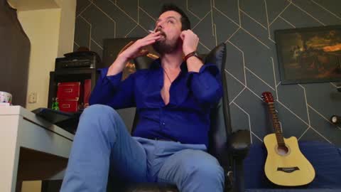 Aaron online show from 01-19-25, 05:58