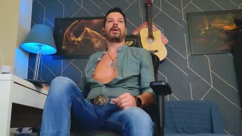 Aaron online show from 09-23-25, 05:43