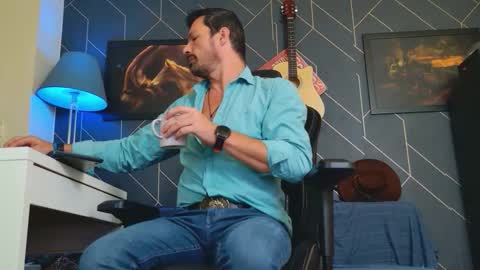 Aaron online show from 10-03-25, 08:33