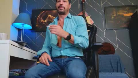 Aaron online show from 10-04-25, 03:04