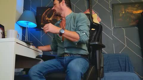 Aaron online show from 10-06-25, 03:04