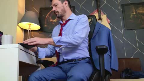 Aaron online show from 12-22-25, 07:44