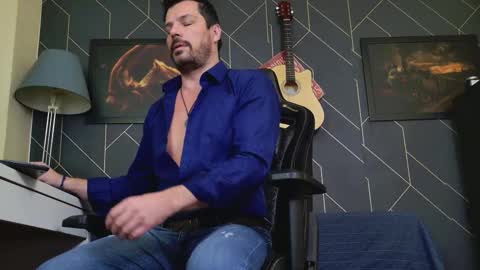 Aaron online show from 01-12-26, 02:55