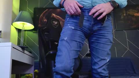 Aaron online show from 01-17-26, 12:21