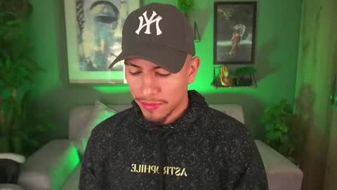 AARON  online show from 03-11-25, 01:23