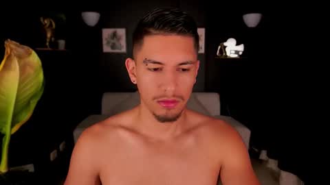 AARON  online show from 09-11-25, 10:37