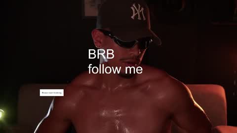 Snapshot of aaronfox_ chatting on 05-18-26, 10:10 AARON online show from 05-18-26, 10:10