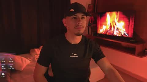 Snapshot of aaronfox_ chatting on 05-22-26, 01:24 AARON online show from 05-22-26, 01:24
