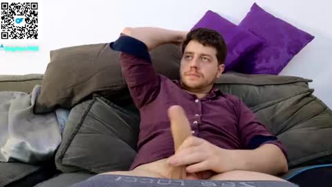 Aaron  online show from 10-19-25, 04:13