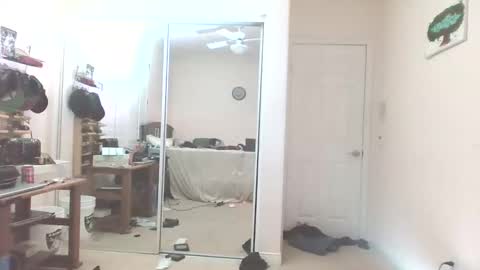 aaronprezent online show from 12-04-25, 06:55