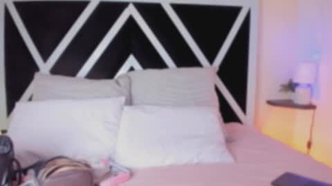 abbie online show from 10-31-25, 07:26