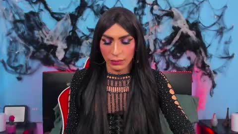 Abbigail Fuster  online show from 12-21-24, 11:45