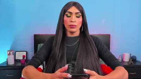 Abbigail Fuster  online show from 12-23-24, 08:00