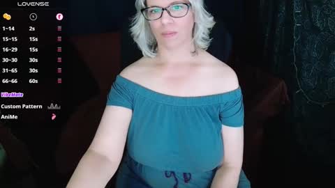 Snapshot of abbinatural chatting on 10-11-25, 07:34 AbbiNatural online show from 10-11-25, 07:34