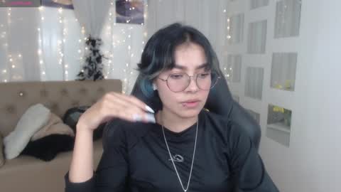 Snapshot of abbiross chatting on 01-13-25, 06:38 Abbi online show from 01-13-25, 06:38