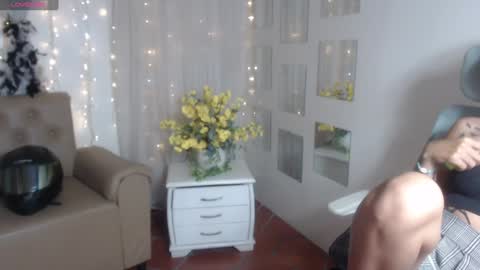 Snapshot of abbiross chatting on 02-04-25, 07:44 Abbi online show from 02-04-25, 07:44