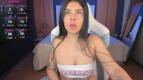 abby_fox7 online show from 10-17-25, 02:41