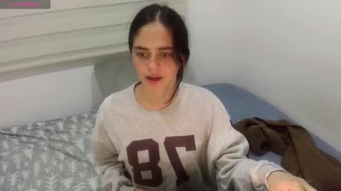 Snapshot of abby_jensen chatting on 09-25-25, 03:21 abby jense online show from 09-25-25, 03:21