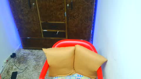 Snapshot of abby_johnson_cute chatting on 10-16-25, 07:48 abby online show from 10-16-25, 07:48