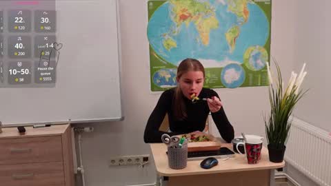 Snapshot of abby_laker chatting on 12-08-24, 05:44 ABBY LAKER online show from 12-08-24, 05:44