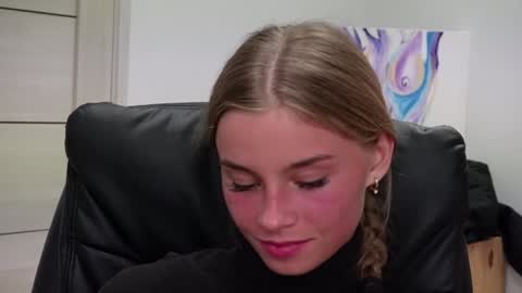 Snapshot of abby_laker chatting on 12-15-24, 09:20 ABBY LAKER online show from 12-15-24, 09:20