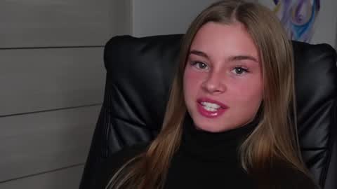 Snapshot of abby_laker chatting on 12-17-24, 03:49 ABBY LAKER online show from 12-17-24, 03:49