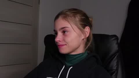 Snapshot of abby_laker chatting on 12-26-24, 04:47 ABBY LAKER online show from 12-26-24, 04:47