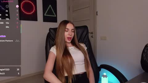 Snapshot of abby_laker chatting on 03-04-25, 04:09 ABBY LAKER online show from 03-04-25, 04:09